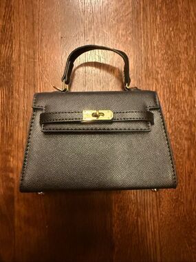 Women's Black Turn Lock Top Handle Shoulder Bag Purse with Gold Hardware